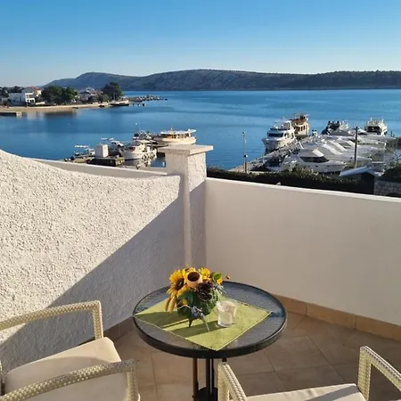 Leut Bed & Breakfast